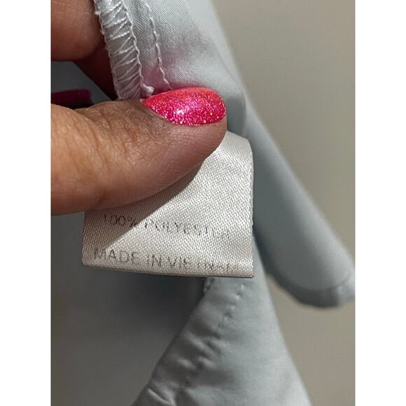 ZOA New York Light Blue V-Neck Blouse - EUC M - Picture 3 of 6